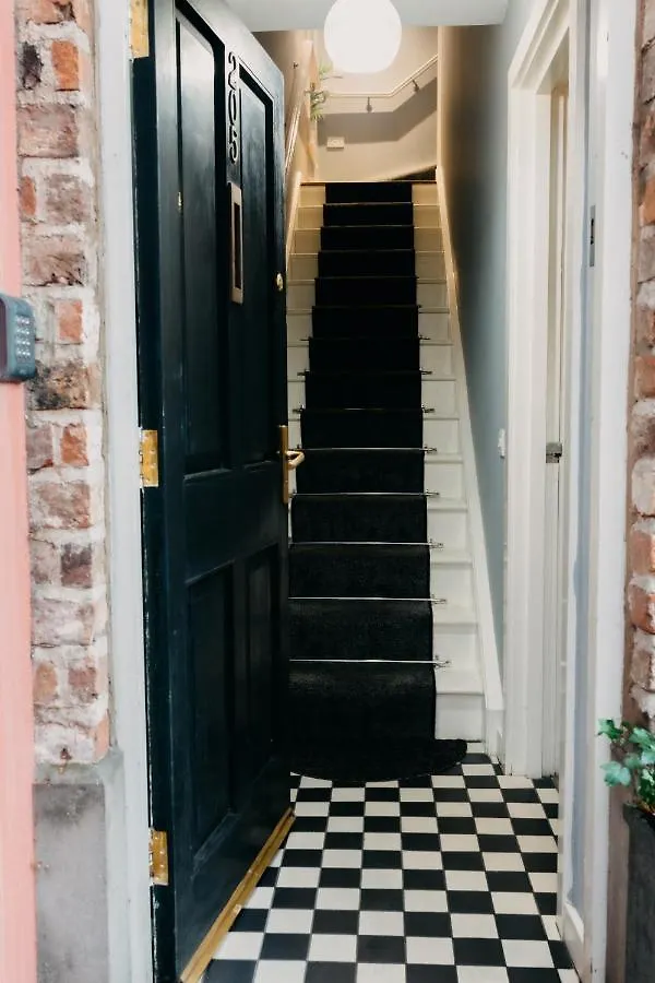Belfast City Self Catering 3 Bedroom Town House