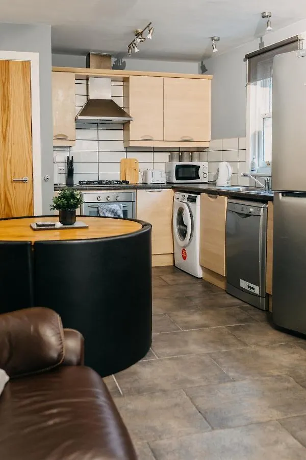 Belfast City Self Catering 3 Bedroom Town House