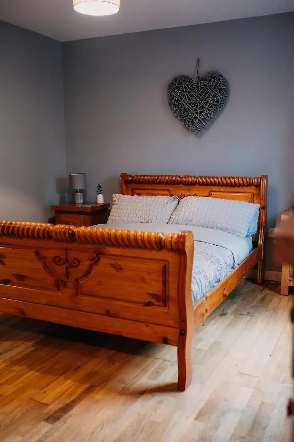 Belfast City Self Catering 3 Bedroom Town House Holiday home
