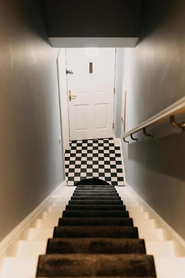 Belfast City Self Catering 3 Bedroom Town House